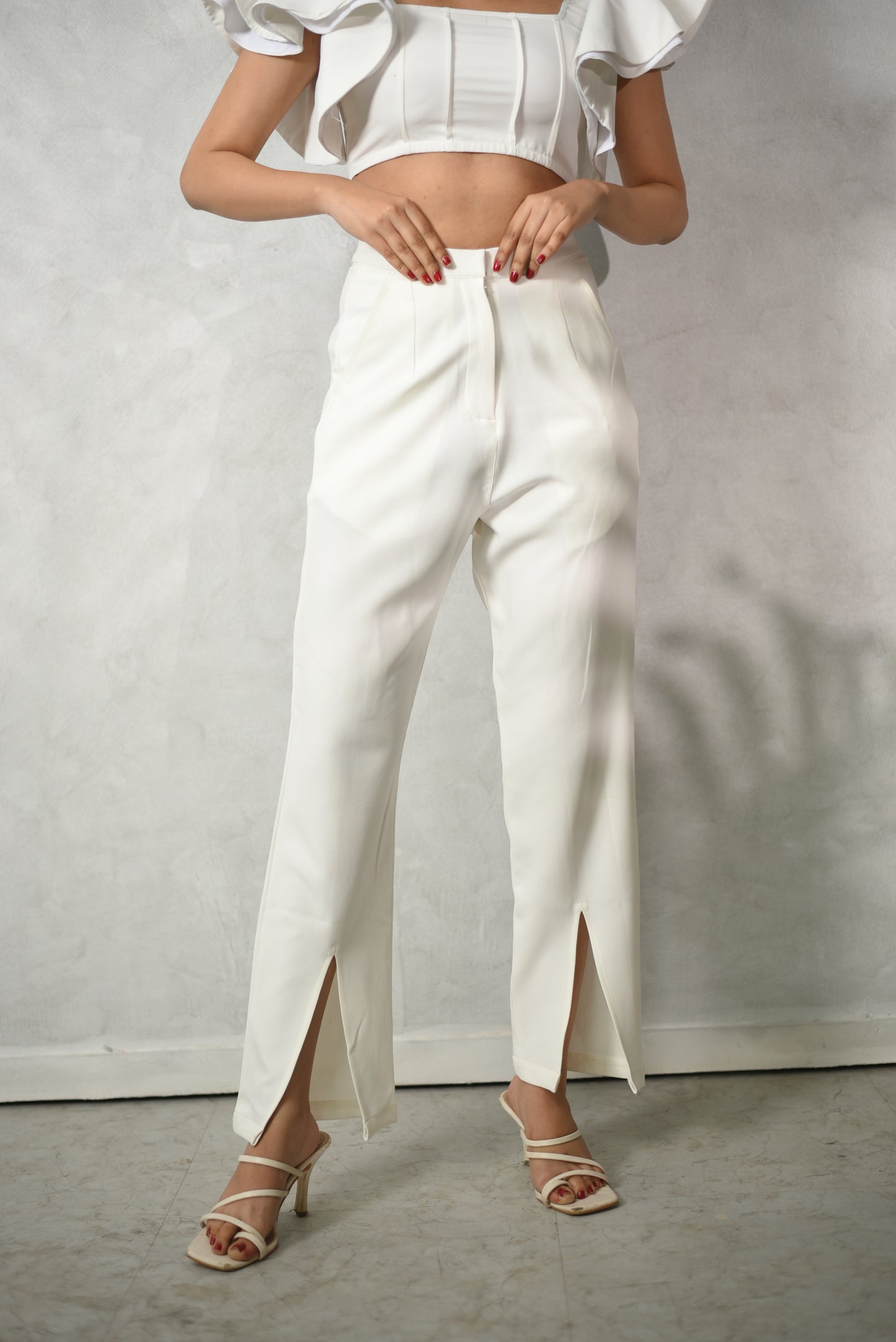 Lark - HIGH RISE FRONT SLIT PANTS